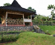 saung dari bawah